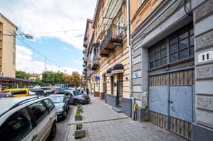 thumbnail: Property entrance