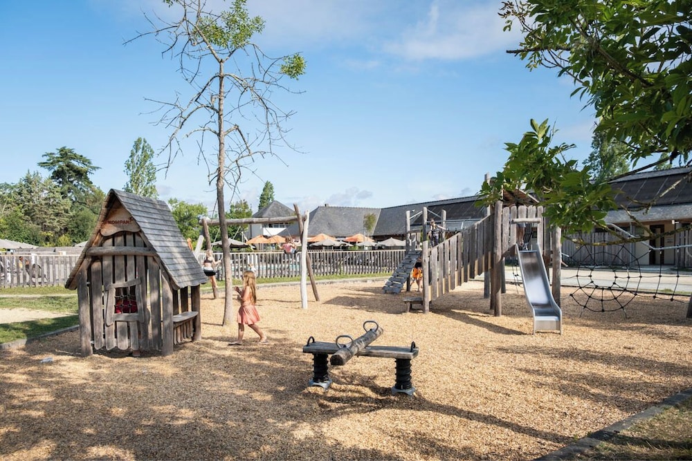 Children's play area - outdoor