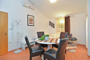 thumbnail: In-room dining