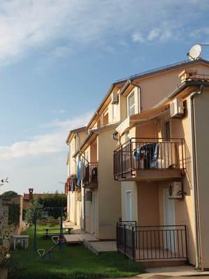 thumbnail: Exterior