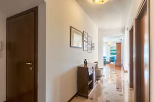 thumbnail: Interior