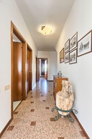 thumbnail: Interior