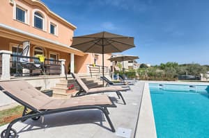 thumbnail: Outdoor pool