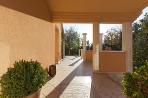 thumbnail: Exterior