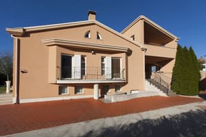 thumbnail: Exterior