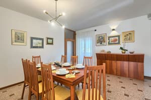 thumbnail: In-room dining