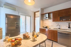 thumbnail: In-room dining