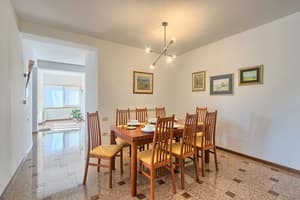 thumbnail: In-room dining