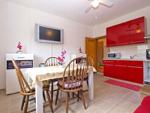 thumbnail: In-room dining