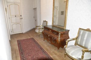 thumbnail: Interior detail