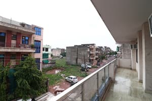 thumbnail: Balcony