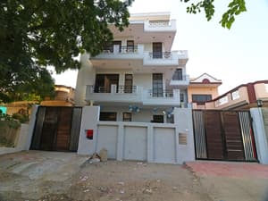 thumbnail: Front of property