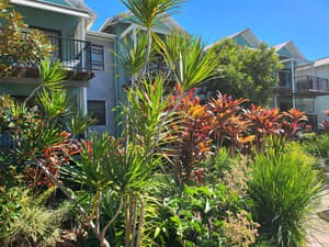 thumbnail: Exterior