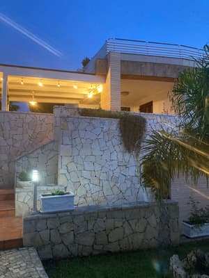 thumbnail: Exterior