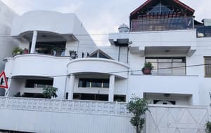 thumbnail: Front of property