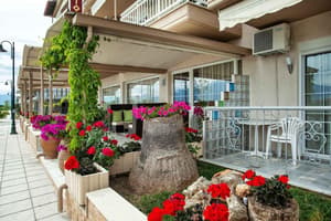 thumbnail: Exterior