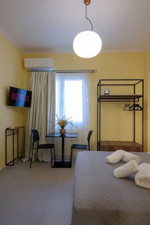 thumbnail: In-room dining