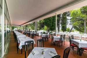 thumbnail: Restaurant