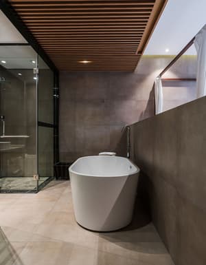 thumbnail: Bathroom amenities