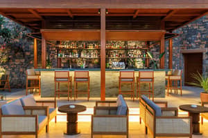 thumbnail: Bar (on property)