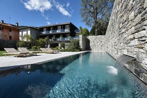thumbnail: Front of property