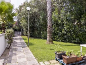 thumbnail: Exterior