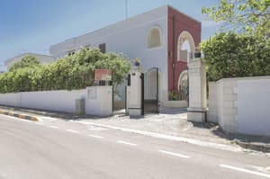 thumbnail: Property entrance