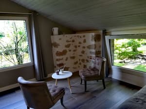 thumbnail: Interior