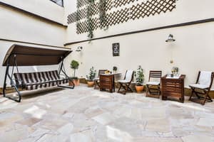 thumbnail: Courtyard