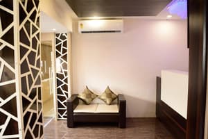 thumbnail: Reception hall