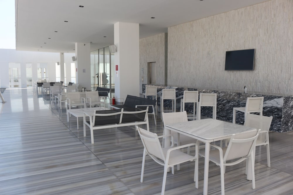 Sundeck