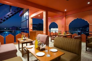 thumbnail: Restaurant