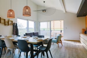 thumbnail: Lounge
