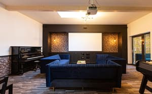 thumbnail: Lounge