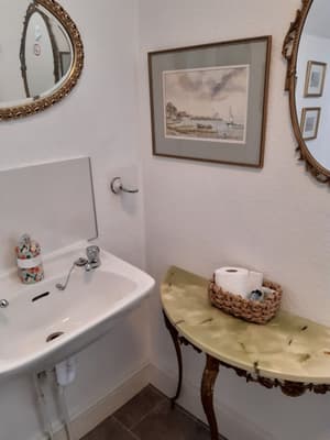 thumbnail: Bathroom