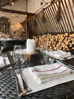 thumbnail: Restaurant