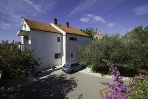 thumbnail: Exterior