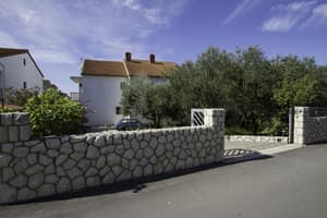 thumbnail: Exterior