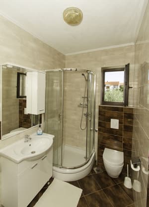 thumbnail: In-room dining
