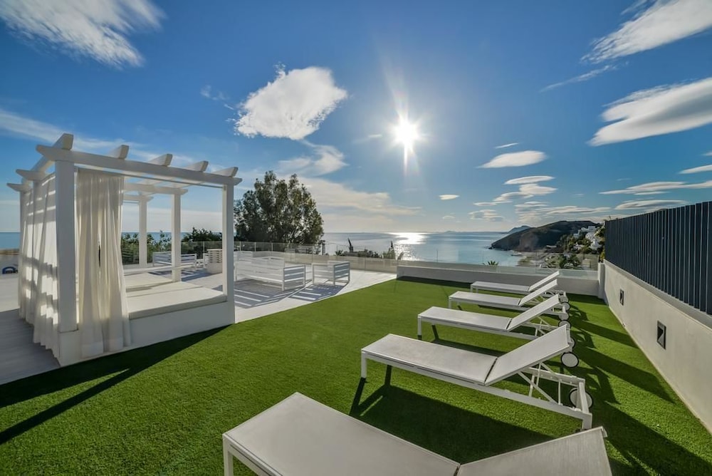 Sundeck
