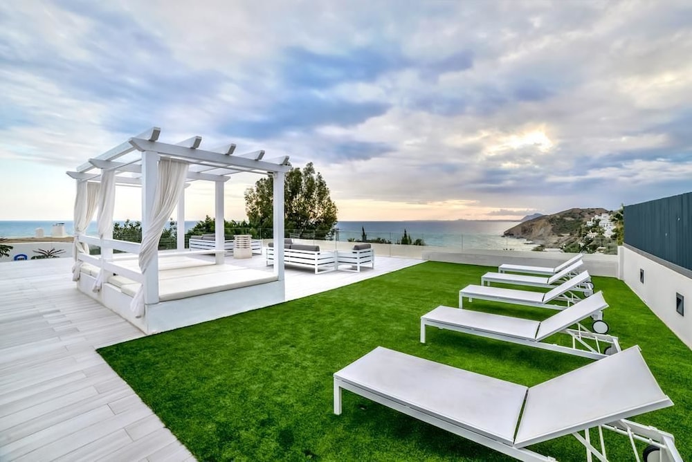 Sundeck