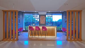 thumbnail: Bar (on property)