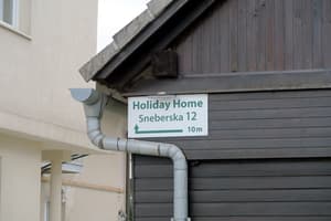 thumbnail: Exterior detail