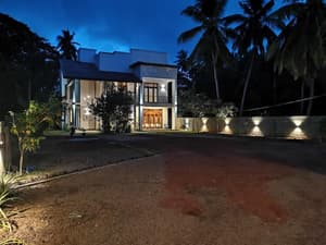 thumbnail: Exterior