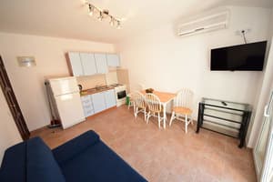 thumbnail: In-room dining