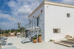 thumbnail: Exterior
