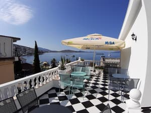 thumbnail: Terrace/patio