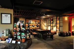 thumbnail: Bar (on property)