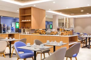 thumbnail: Restaurant