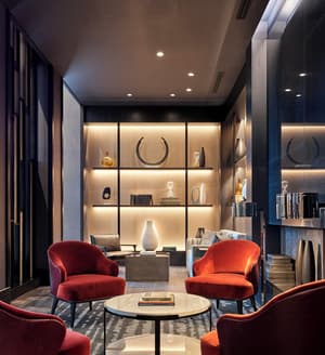 thumbnail: Bar (on property)